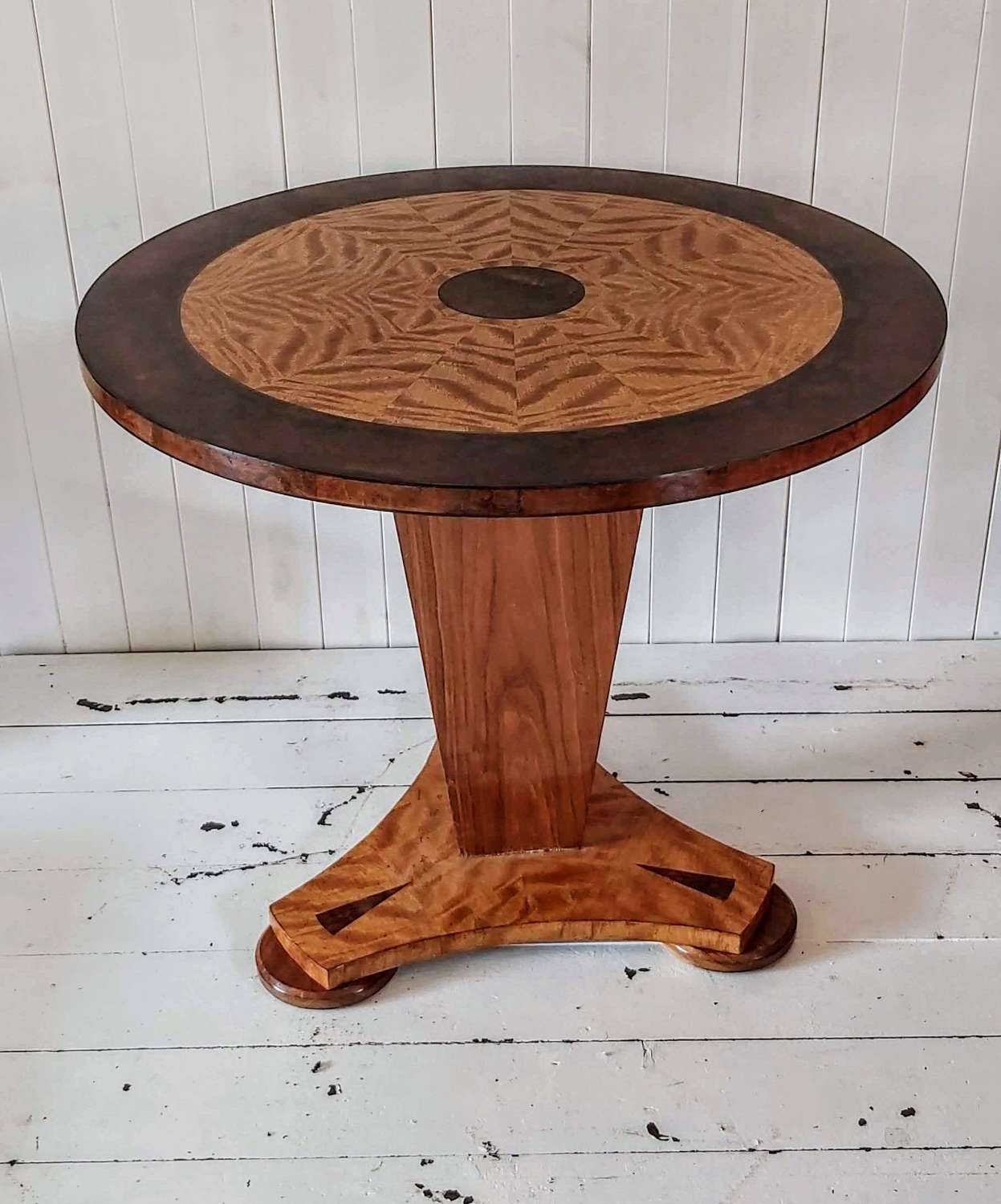 Art Deco Satinwood and Burr walnut pedestal table