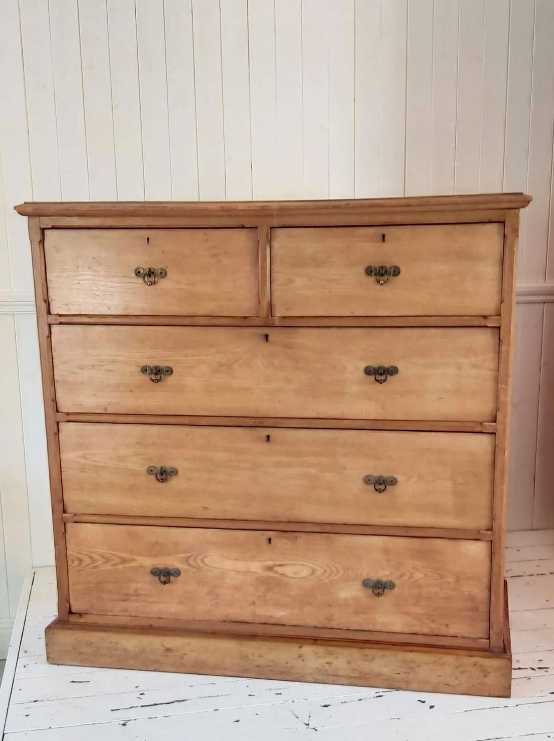 Maple&Co Arts and Crafts solid ash Chest of Drawers