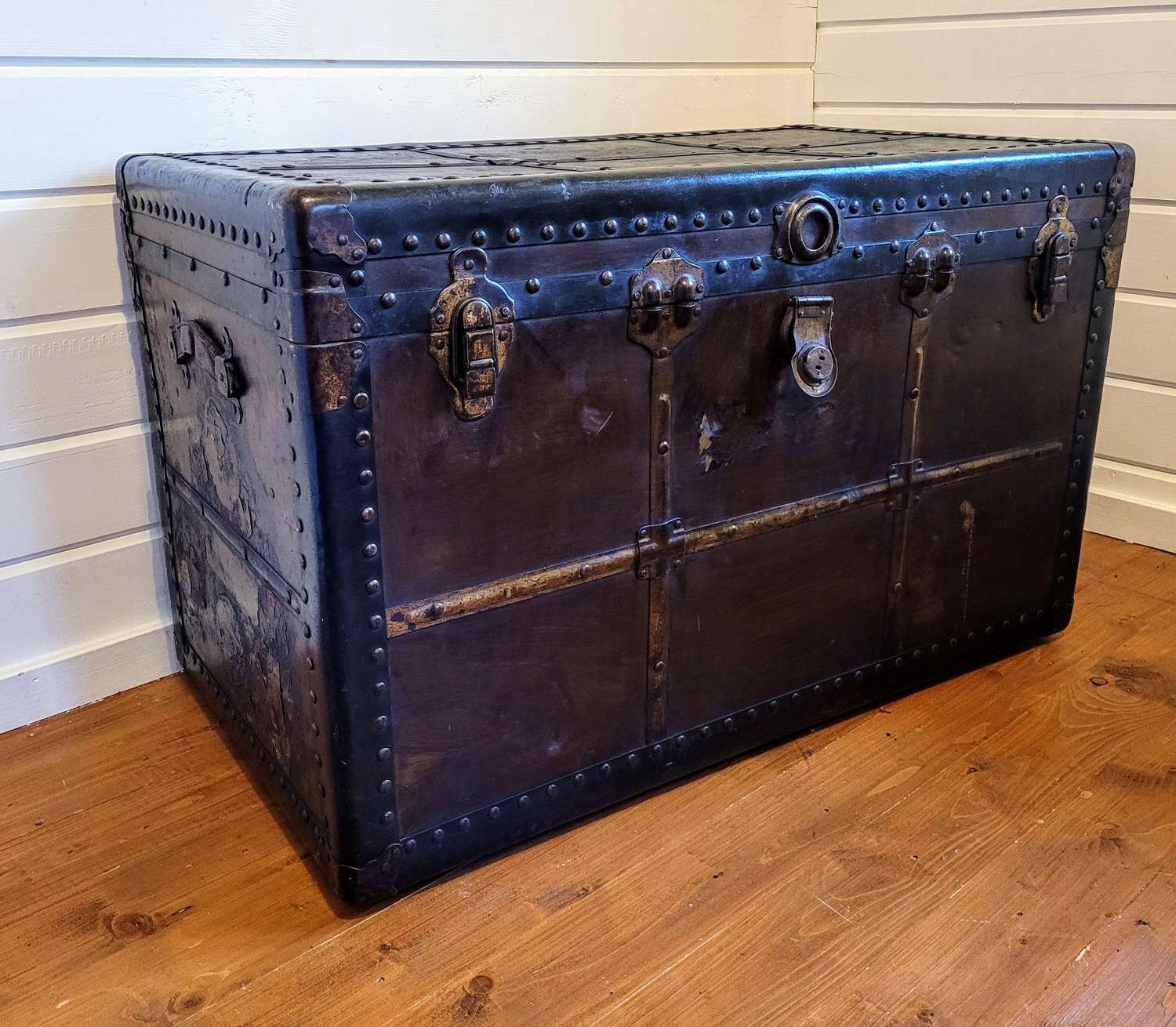 Early 20th century  Large Steamer Trunk