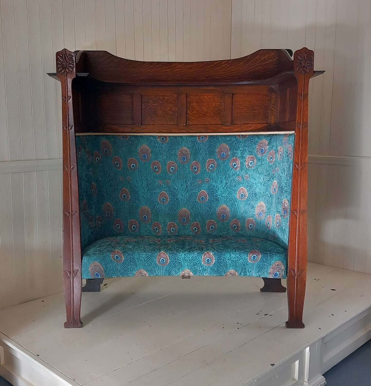 19th Century George Montague Ellwood Arts & Crafts period Oak Settle