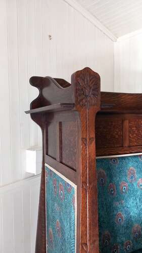 19th Century George Montague Ellwood Arts & Crafts period Oak Settle