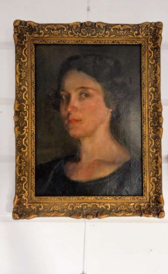 Early 20th Century oil on canvas portrait of a Lady.