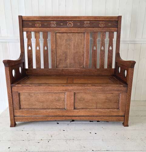 Rare Shapland&Petter Arts&Crafts period Oak box Settle c1900