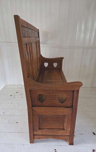 Rare Shapland&Petter Arts&Crafts period Oak box Settle c1900