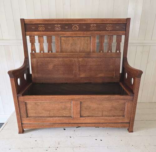 Rare Shapland&Petter Arts&Crafts period Oak box Settle c1900