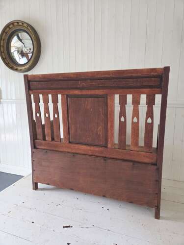 Rare Shapland&Petter Arts&Crafts period Oak box Settle c1900