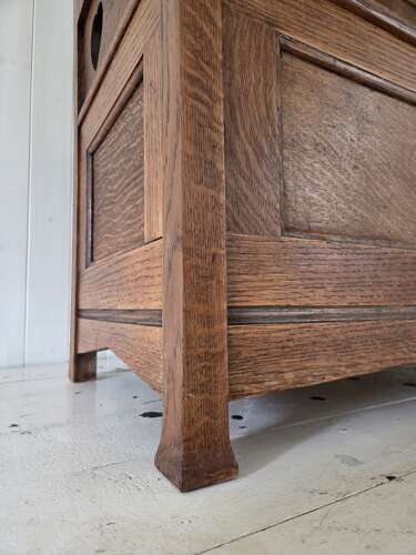 Rare Shapland&Petter Arts&Crafts period Oak box Settle c1900